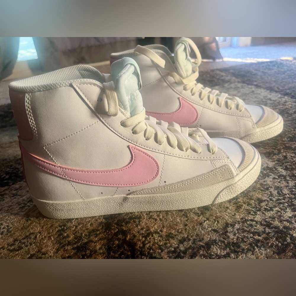Nike Blazer Mid ’77 – Youth Size 6 (Women’s 8) – Brand New!